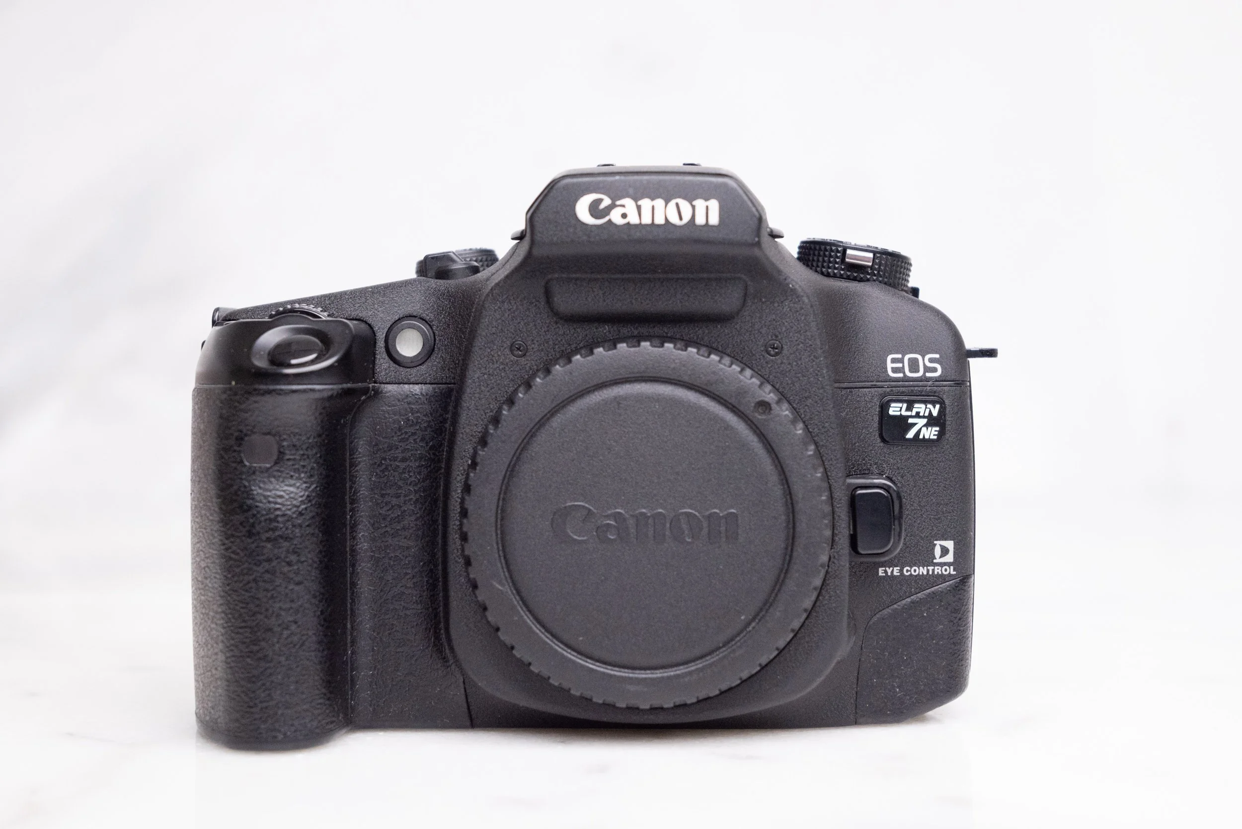 Canon EOS Elan 7e 35mm Film Camera with Tamron 28-80mm Zoom Lens